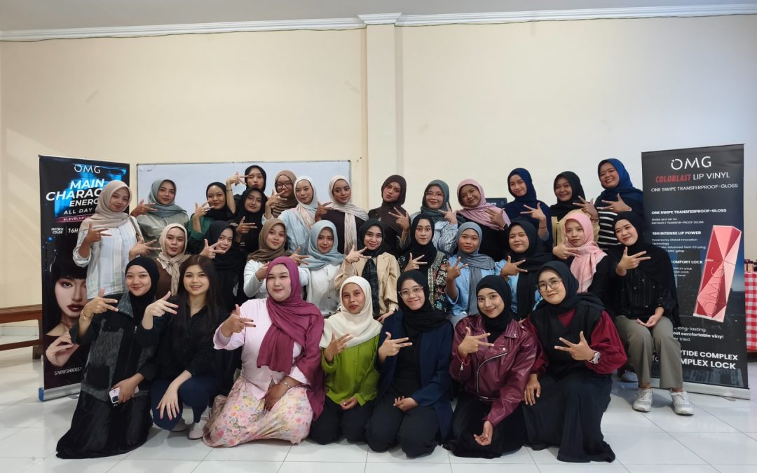 Mahasiswa Ilmu Komunikasi 2025 Ikuti Beauty Class Bersama OMG untuk Menguatkan Professional Image