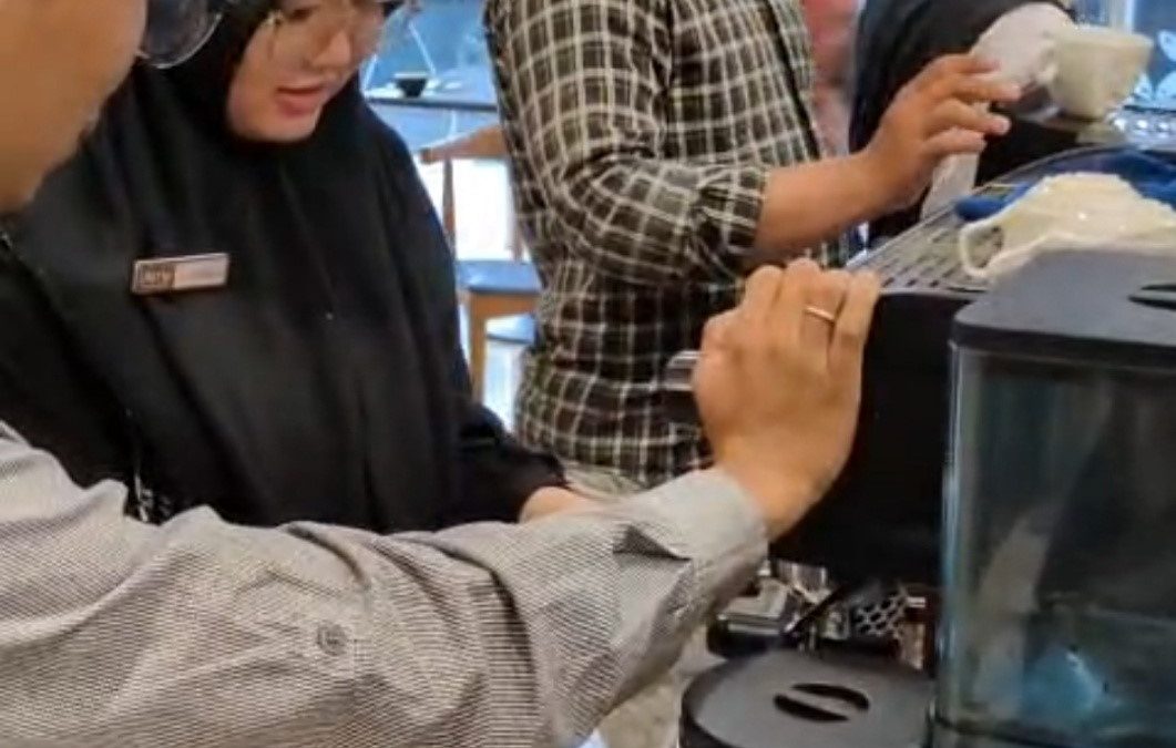 SECANGKIR KOPI, SEJUTA CERITA: BELAJAR MERACIK KOPI ALA ANAK PSIKOLOGI